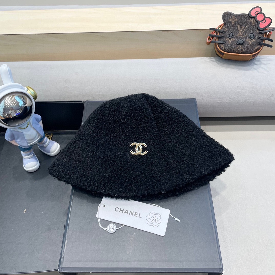 NO:215341,【CHANEL Chanel】New early autumn irregular knitted small bucket hat fisherman hat classic men and women ~ versatile casual hat fisherman hat baseball hat knit hat, hat, chanel, chanel, espadrilles, hats19860909【CHANEL香奈儿】新款早秋不规则针织小桶帽渔夫帽 经典男女款～百搭休闲帽子渔夫帽棒球帽针织帽,帽子,chanel,chanel,espadrilles,hats,hat