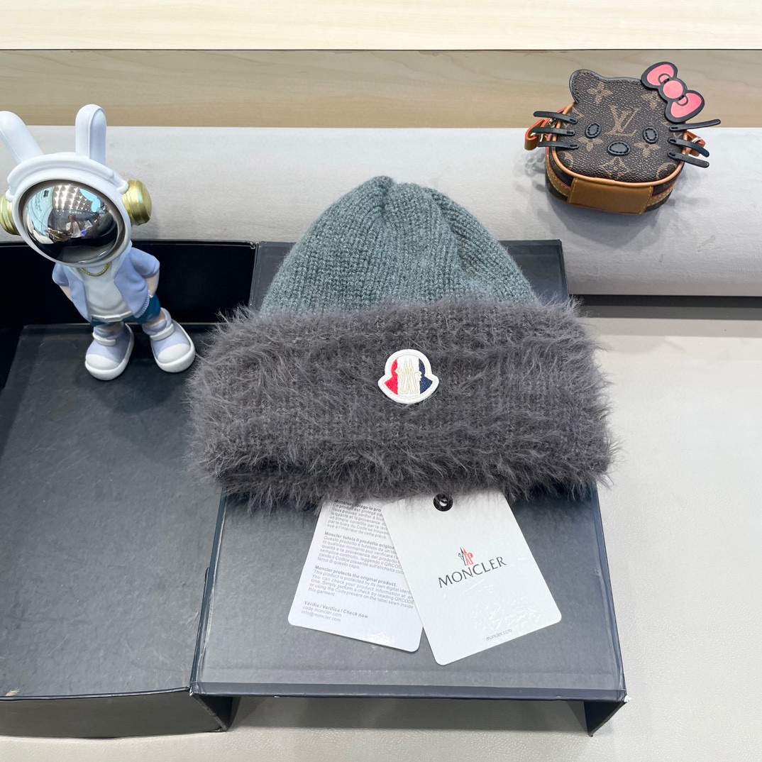 NO:215348,Moncler plush hat brim knitted hat for women in autumn and winter versatile wool hat warm ear protection Korean version versatile face showing small trendy hat fisherman hat baseball hat knitted hat, hat, christian louboutin, espadrilles, hats19860909moncler毛绒帽檐针织帽子女秋冬季百搭毛线帽保暖护耳韩版百搭显脸小潮帽子渔夫帽棒球帽针织帽,帽子,christian louboutin,espadrilles,hats,hat