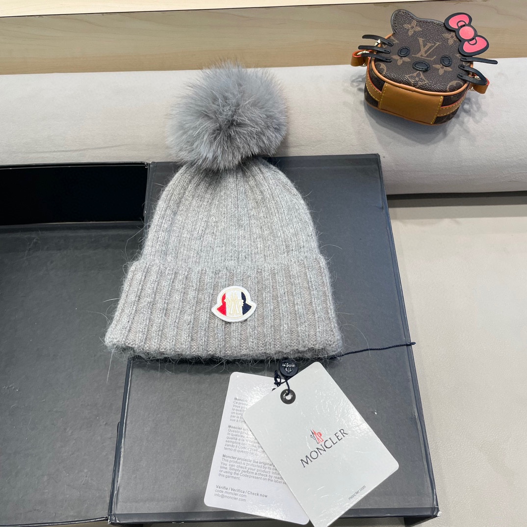 NO:215353,Moncler wool hat winter hat women winter Korean style trendy sweet fashion cute wool ball autumn and winter knitted warm ear protection hat fisherman hat baseball hat knit hat, hat, christian louboutin, espadrilles, hats19860909moncler毛线帽冬季帽子女冬天韩版潮甜美时尚可爱毛球秋冬针织保暖护耳帽帽子渔夫帽棒球帽针织帽,帽子,christian louboutin,espadrilles,hats,hat