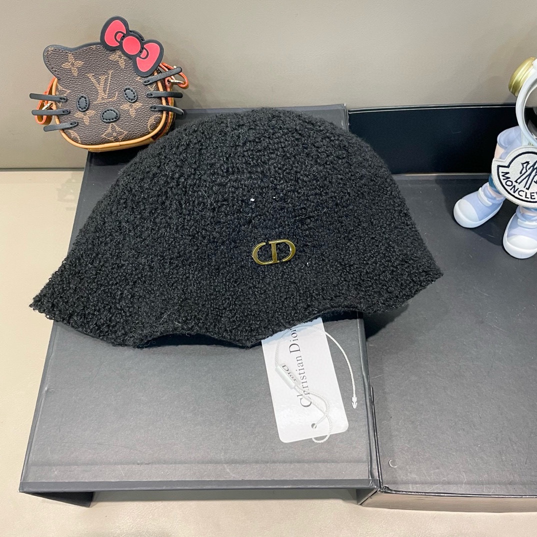 NO:215355,Dior DIOR simple knitted lamb wool fisherman hat women autumn and winter plush bucket hat solid color basin hat mixed wool fashion hat trend hat fisherman hat baseball hat knit hat, hat, dior, dior, espadrilles, hats19860909迪奥DIOR简约针织羊羔毛渔夫帽子女秋冬毛绒水桶帽纯色盆帽混羊毛时装帽潮 帽子渔夫帽棒球帽针织帽,帽子,dior,dior,espadrilles,hats,hat