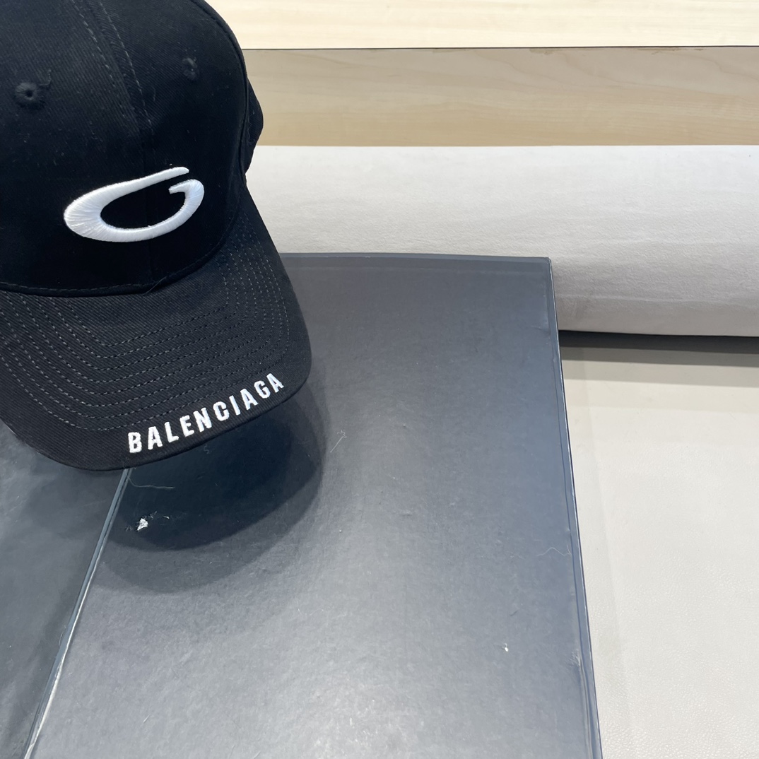 Balencia*a 巴黎世家新款棒球帽 🧢简约时尚超级无敌好看的帽子！