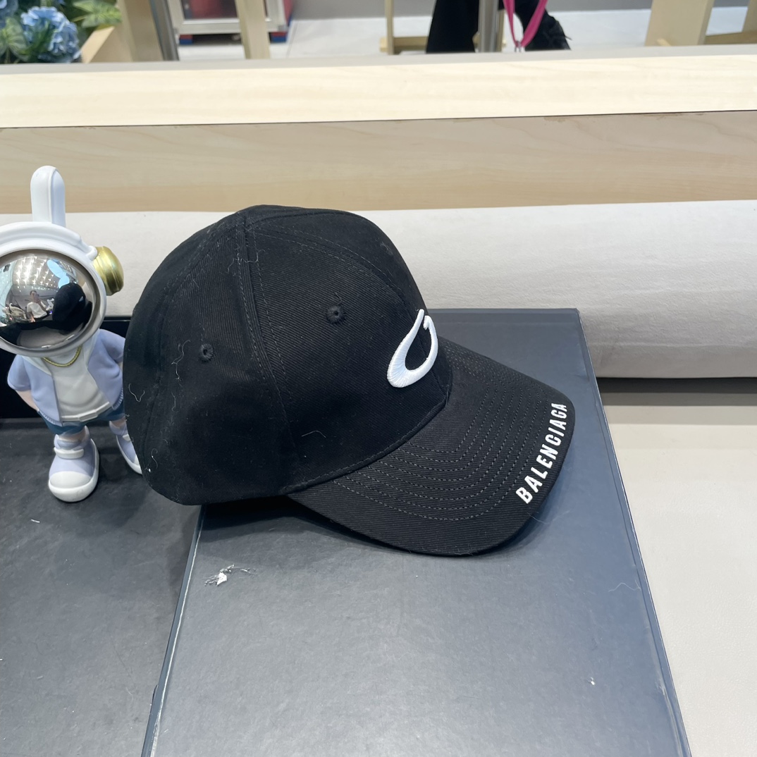 Balencia*a 巴黎世家新款棒球帽 🧢简约时尚超级无敌好看的帽子！