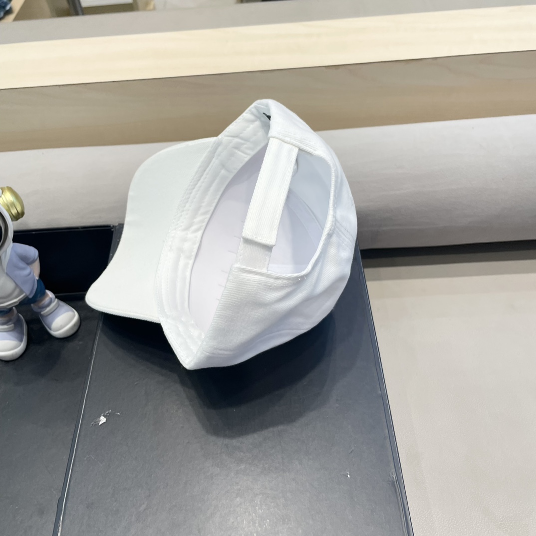Balencia*a 巴黎世家新款棒球帽 🧢简约时尚超级无敌好看的帽子！