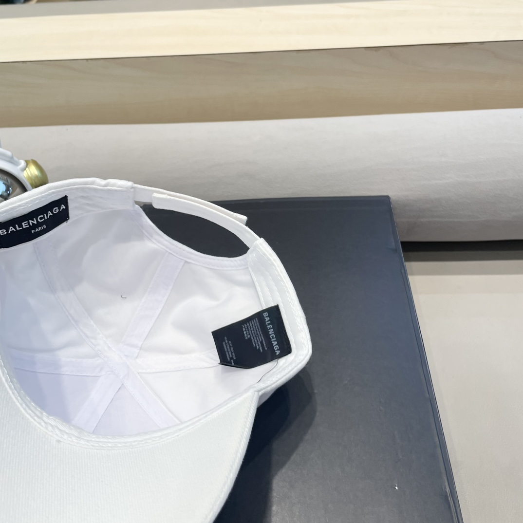 Balencia*a 巴黎世家新款棒球帽 🧢简约时尚超级无敌好看的帽子！