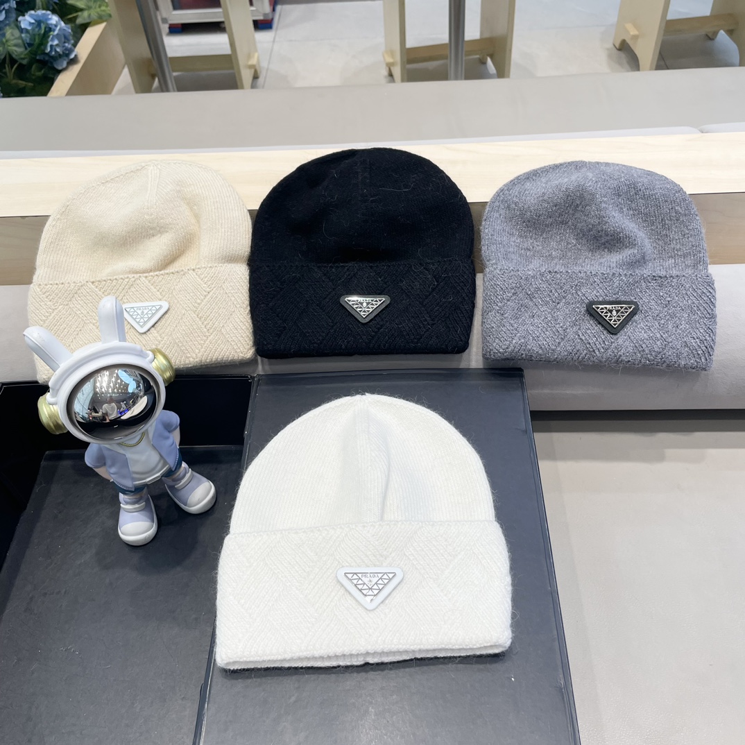 NO:215361,Prada Prada new inverted triangle autumn and winter knitted hat · wool autumn and winter warm wool hat ear protection cold hat cold hat hat fisherman hat baseball hat knit hat, hat, prada, prada, espadrilles, hats19860909普拉达Prada新款倒三角秋冬针织帽·羊毛秋冬保暖毛线帽护耳冷帽防寒帽子帽子渔夫帽棒球帽针织帽,帽子,prada,prada,espadrilles,hats,hat