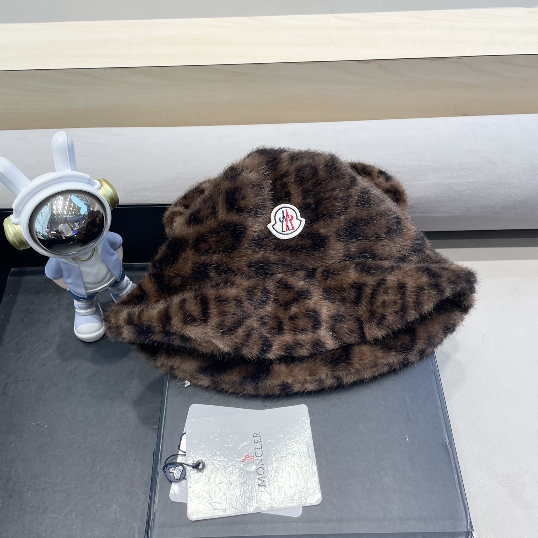 NO:215362,Moncler cute cat ear contrast color leopard print slimming fur integrated fisherman hat women autumn and winter warm versatile age reduction basin hat fisherman hat baseball hat knit hat, hat, christian louboutin, espadrilles, hats19860909moncler可爱猫耳朵撞色豹纹显瘦皮毛一体渔夫帽子女秋冬保暖百搭减龄盆帽帽子渔夫帽棒球帽针织帽,帽子,christian louboutin,espadrilles,hats,hat