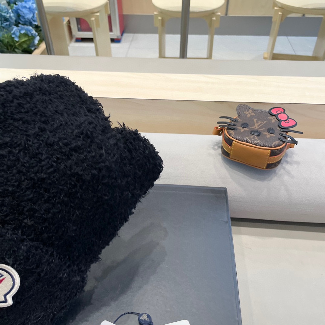 moncler蒙口可爱小熊耳朵毛绒帽子女秋冬季保暖护耳加绒加厚针织毛线套头冷帽