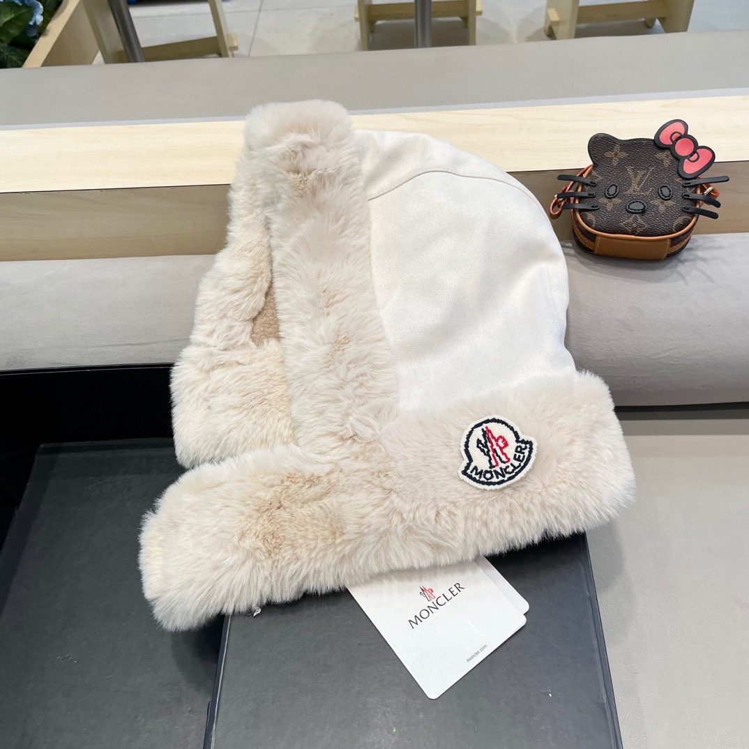 蒙口Moncler毛绒绒可爱雷锋帽女2024新款冬季加厚保暖麂皮绒护耳护颈套头帽子