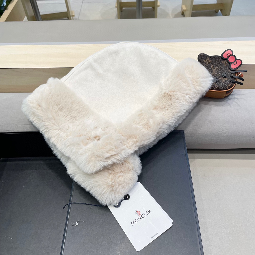 蒙口Moncler毛绒绒可爱雷锋帽女2024新款冬季加厚保暖麂皮绒护耳护颈套头帽子