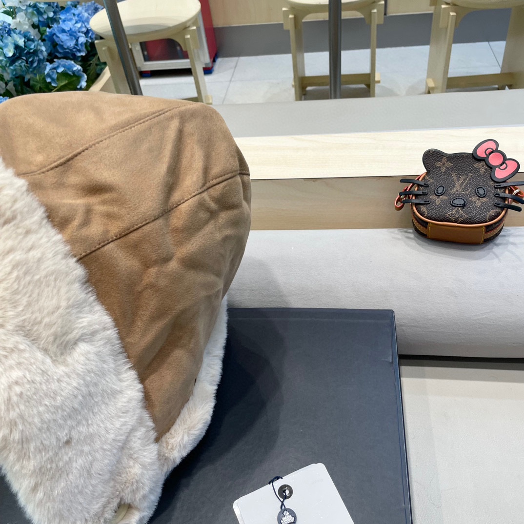 蒙口Moncler毛绒绒可爱雷锋帽女2024新款冬季加厚保暖麂皮绒护耳护颈套头帽子