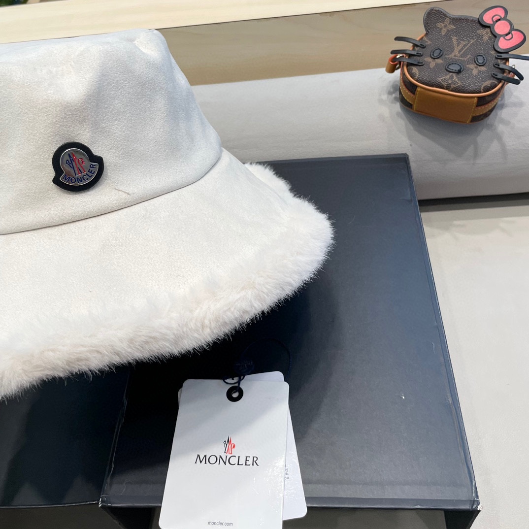 蒙口Moncler大檐加绒渔夫帽子女秋冬保暖毛绒帽护耳百搭加厚盆帽