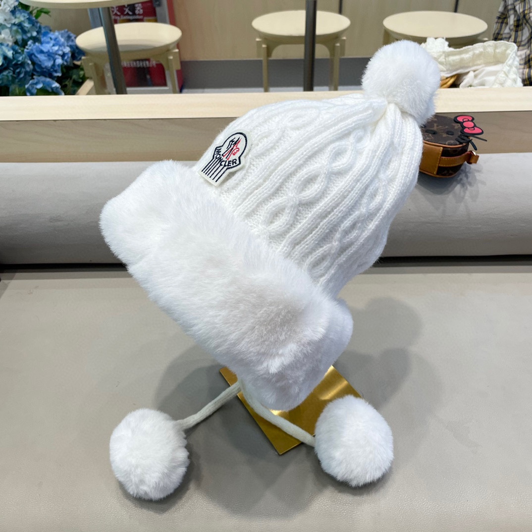 蒙口Moncler秋冬季女甜美可爱毛球雷锋帽韩版加绒加厚针织帽子保暖护耳毛线帽