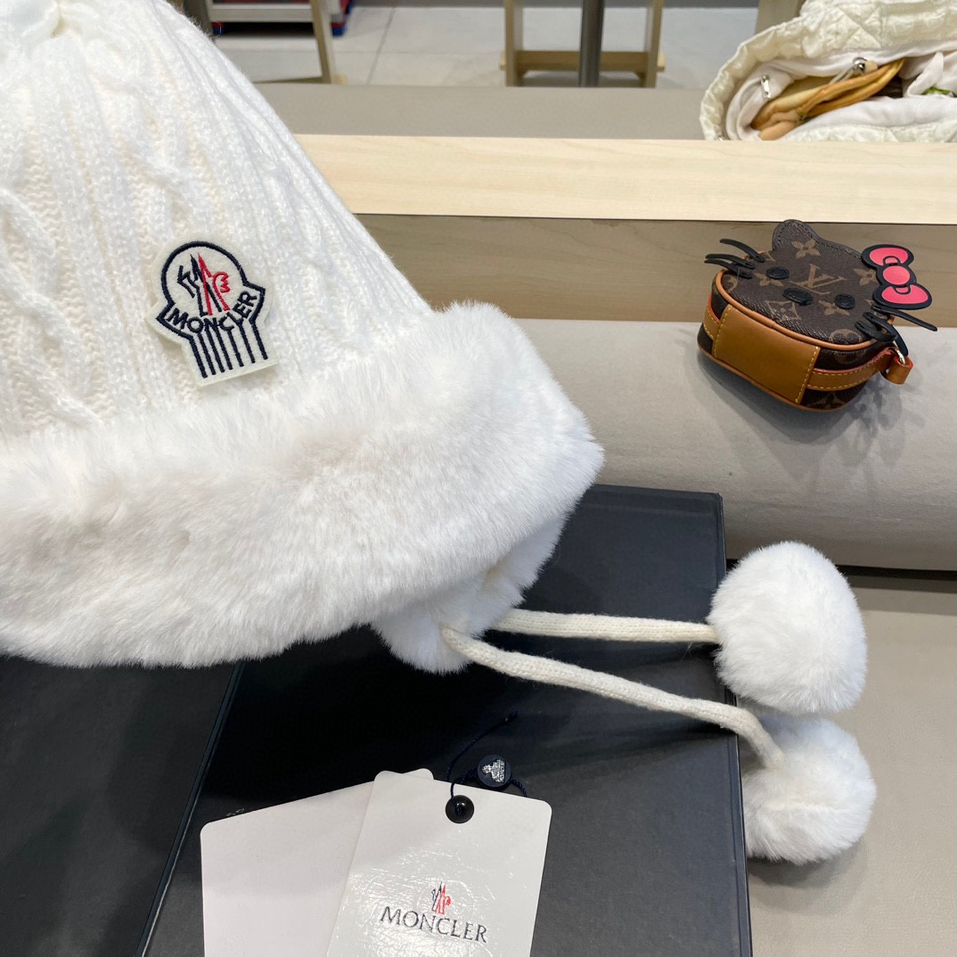 蒙口Moncler秋冬季女甜美可爱毛球雷锋帽韩版加绒加厚针织帽子保暖护耳毛线帽