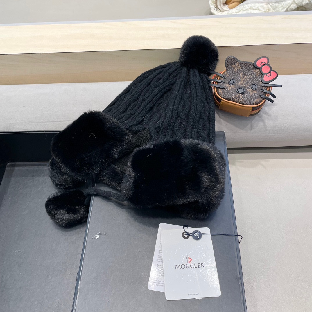 蒙口Moncler秋冬季女甜美可爱毛球雷锋帽韩版加绒加厚针织帽子保暖护耳毛线帽