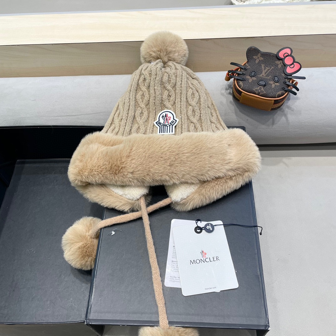 蒙口Moncler秋冬季女甜美可爱毛球雷锋帽韩版加绒加厚针织帽子保暖护耳毛线帽