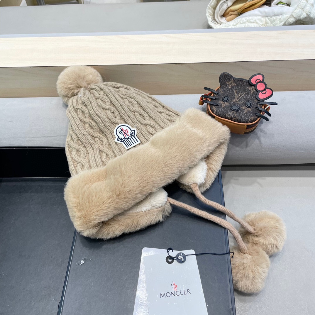 蒙口Moncler秋冬季女甜美可爱毛球雷锋帽韩版加绒加厚针织帽子保暖护耳毛线帽