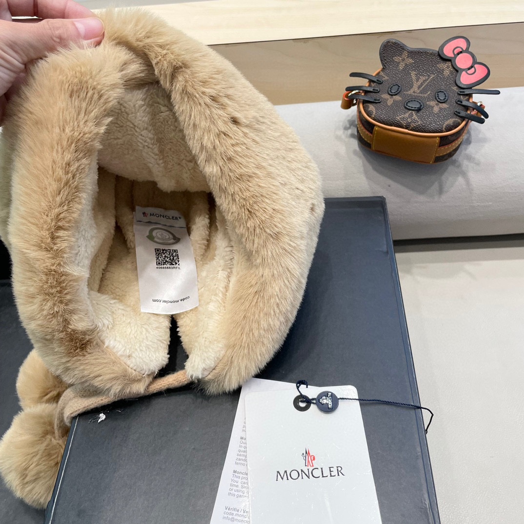 蒙口Moncler秋冬季女甜美可爱毛球雷锋帽韩版加绒加厚针织帽子保暖护耳毛线帽