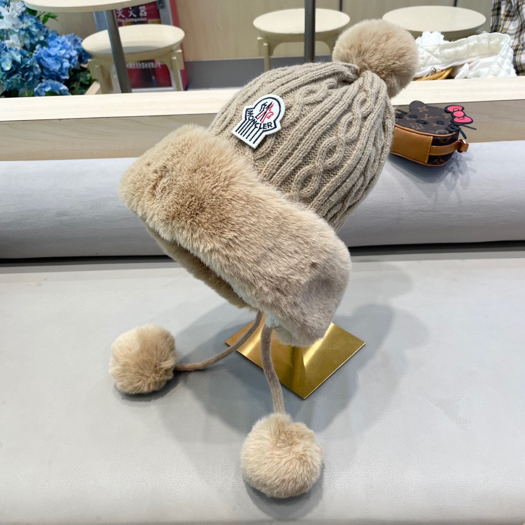 蒙口Moncler秋冬季女甜美可爱毛球雷锋帽韩版加绒加厚针织帽子保暖护耳毛线帽