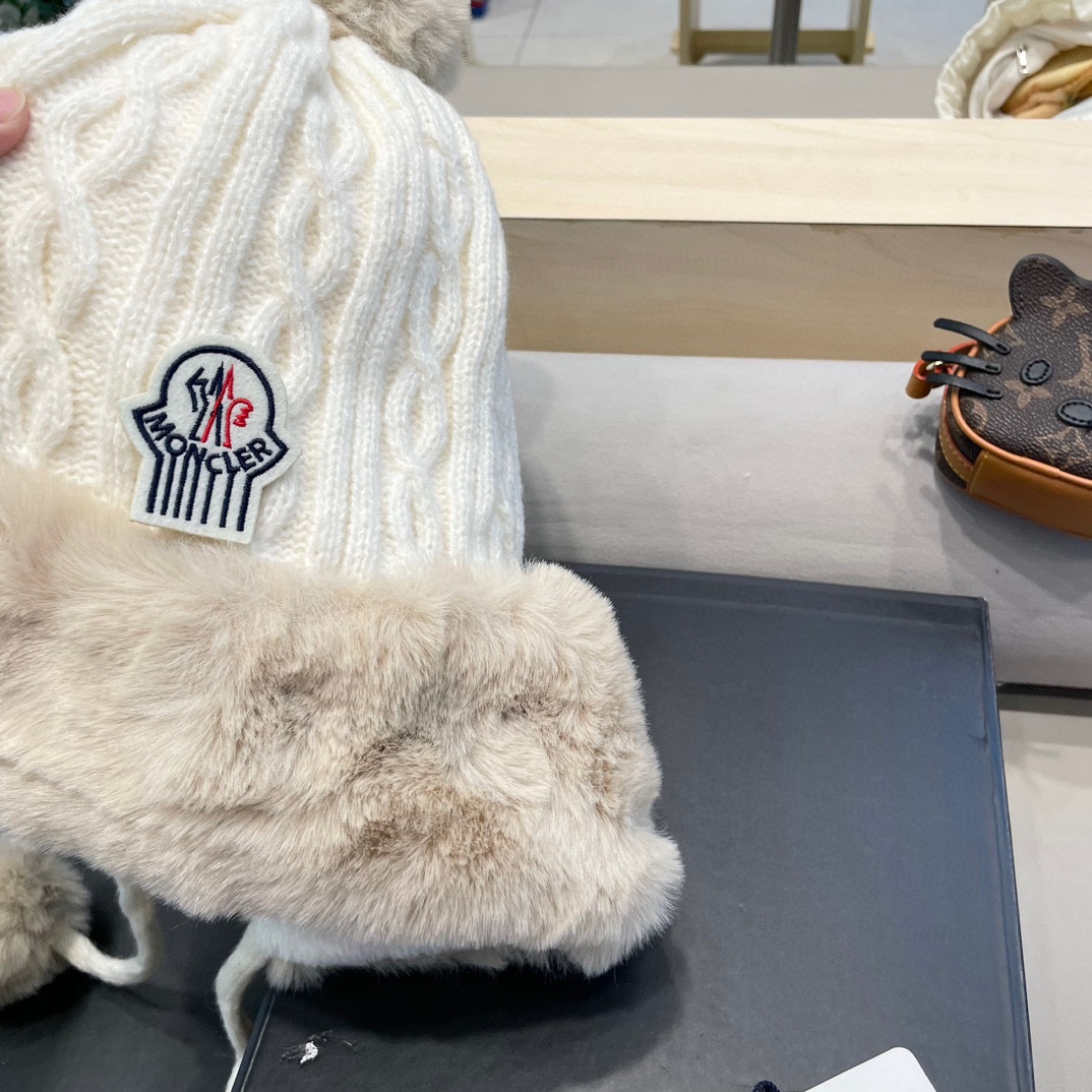 蒙口Moncler秋冬季女甜美可爱毛球雷锋帽韩版加绒加厚针织帽子保暖护耳毛线帽