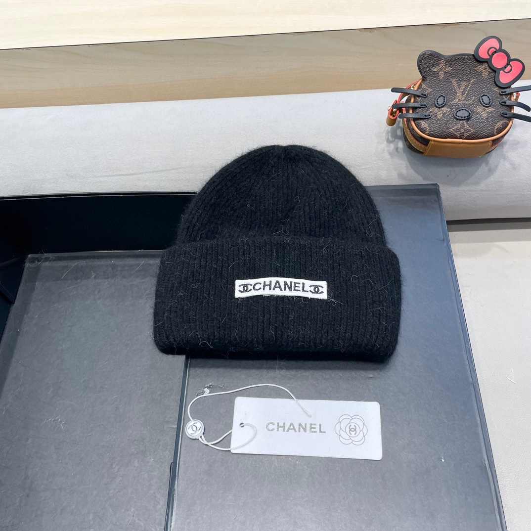 Chanel香奈儿 小香中古爆款双C针织毛线帽网红时尚达人爆款，高品质高弹棉质纱，简约时尚款！