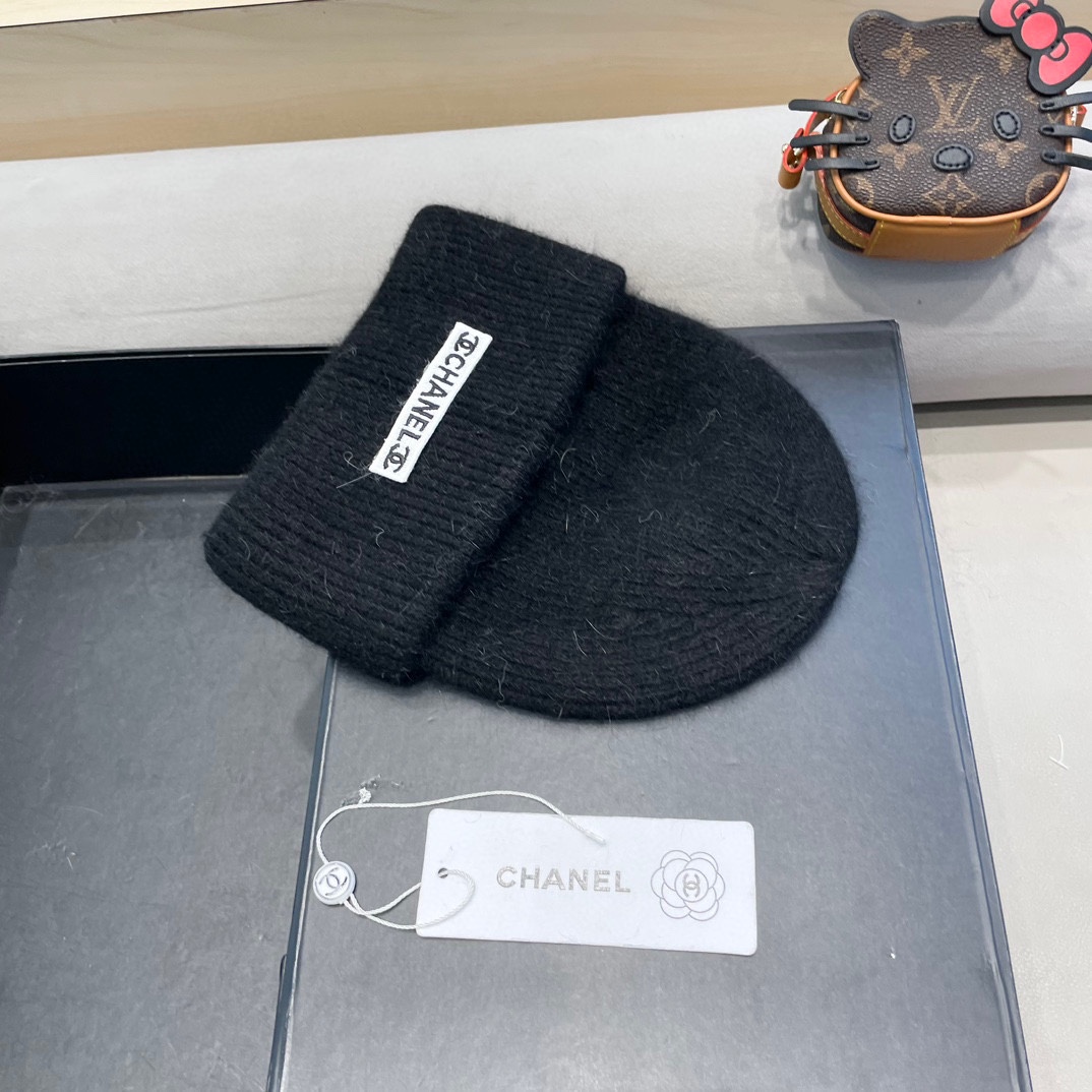 Chanel香奈儿 小香中古爆款双C针织毛线帽网红时尚达人爆款，高品质高弹棉质纱，简约时尚款！