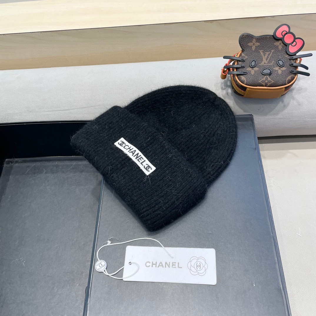 Chanel香奈儿 小香中古爆款双C针织毛线帽网红时尚达人爆款，高品质高弹棉质纱，简约时尚款！