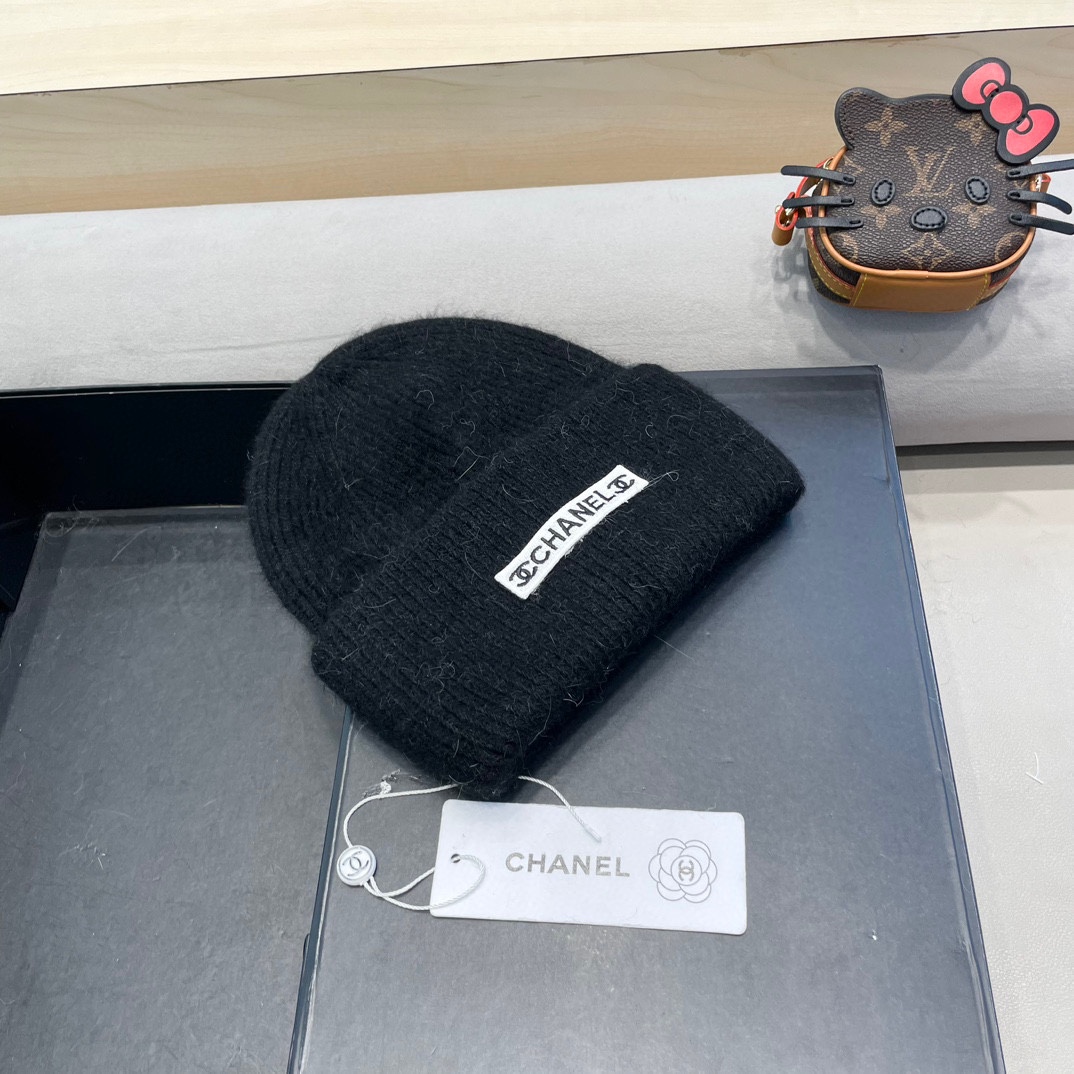 Chanel香奈儿 小香中古爆款双C针织毛线帽网红时尚达人爆款，高品质高弹棉质纱，简约时尚款！