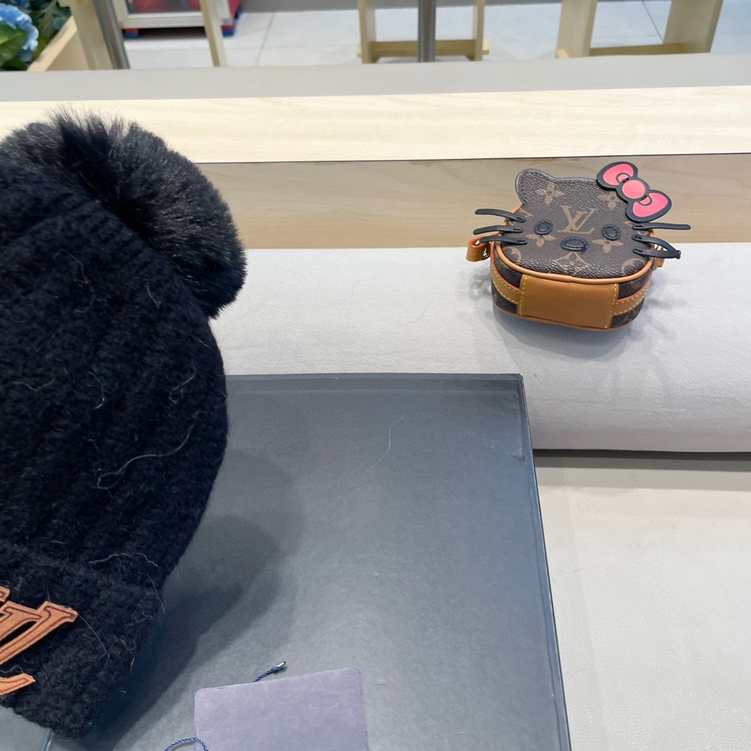 【LV路易威登】2024秋冬款女款专柜款针织毛线帽，大牌设计～秋冬穿搭必备