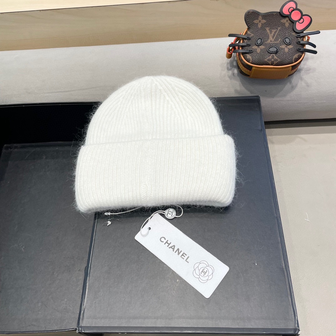 Chanel香奈儿 小香中古爆款双C针织毛线帽网红时尚达人爆款，高品质高弹棉质纱，简约时尚款！