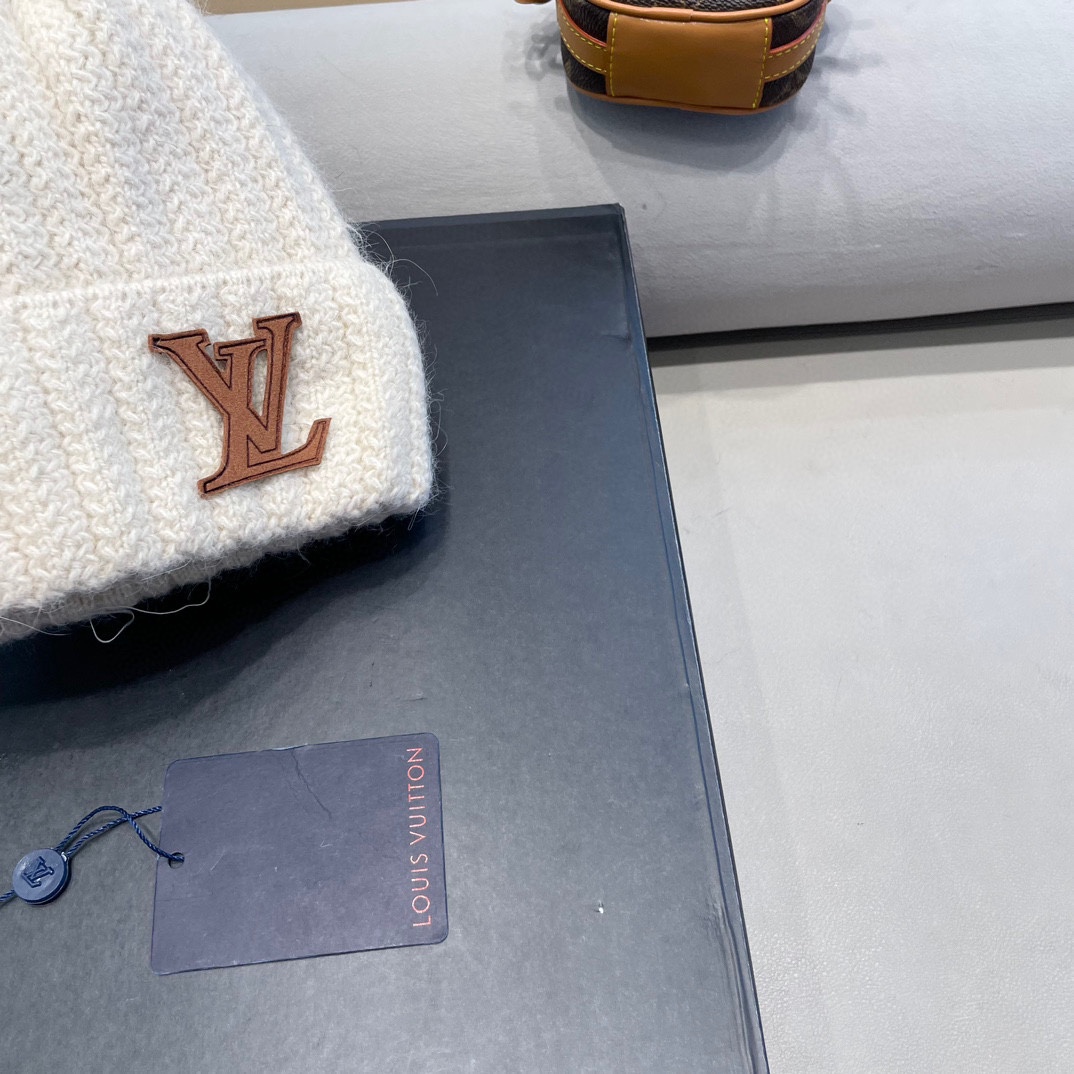 【LV路易威登】2024秋冬款女款专柜款针织毛线帽，大牌设计～秋冬穿搭必备