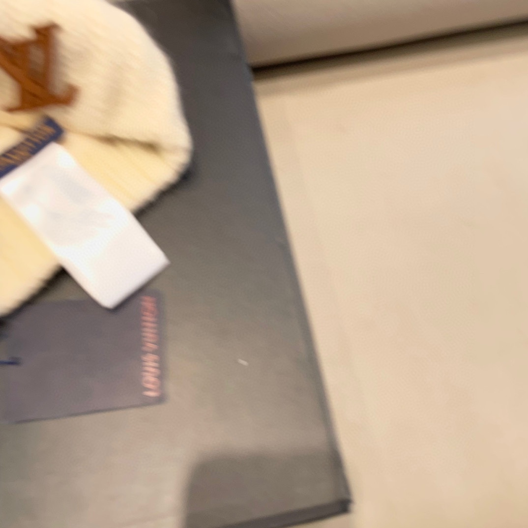 【LV路易威登】2024秋冬款女款专柜款针织毛线帽，大牌设计～秋冬穿搭必备