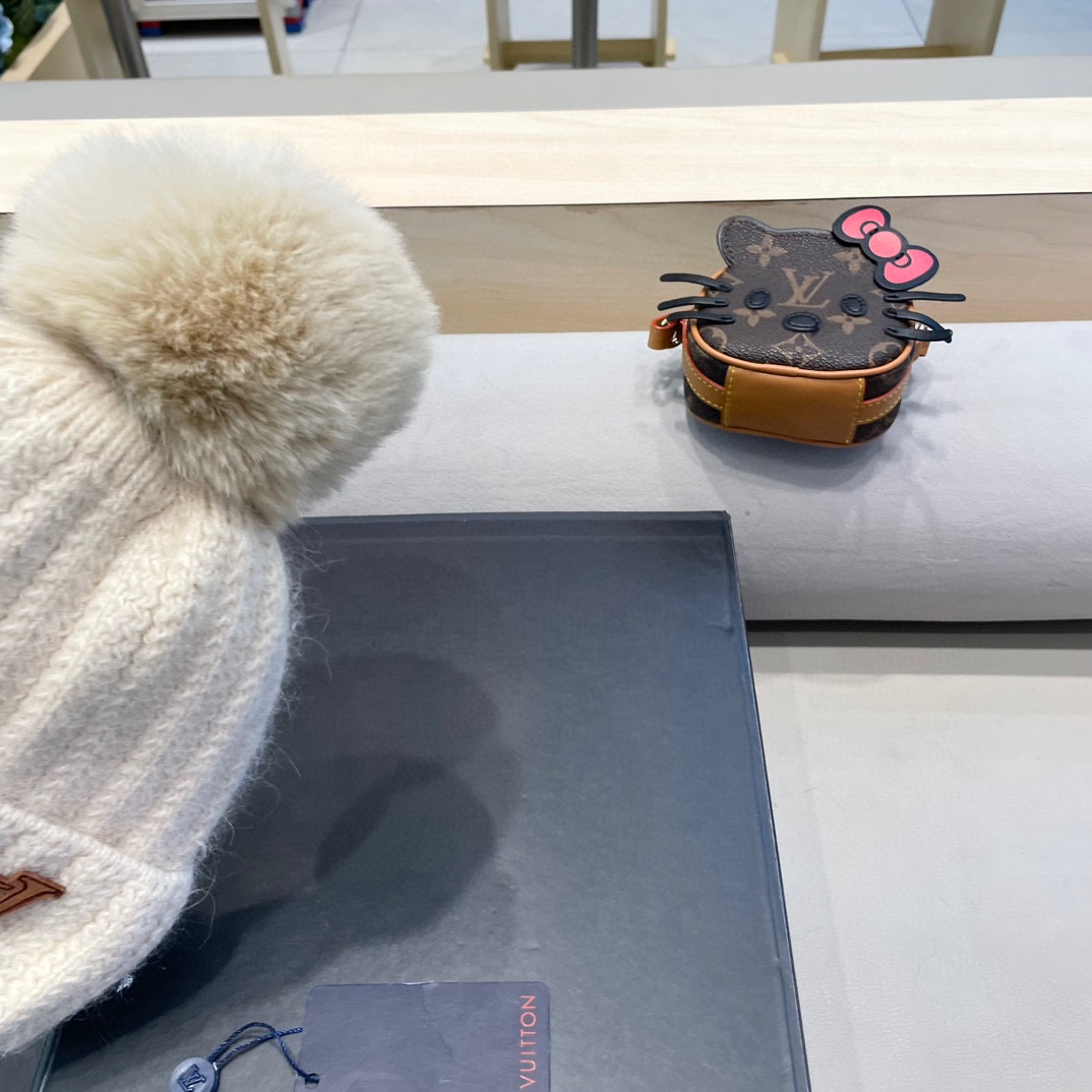 【LV路易威登】2024秋冬款女款专柜款针织毛线帽，大牌设计～秋冬穿搭必备