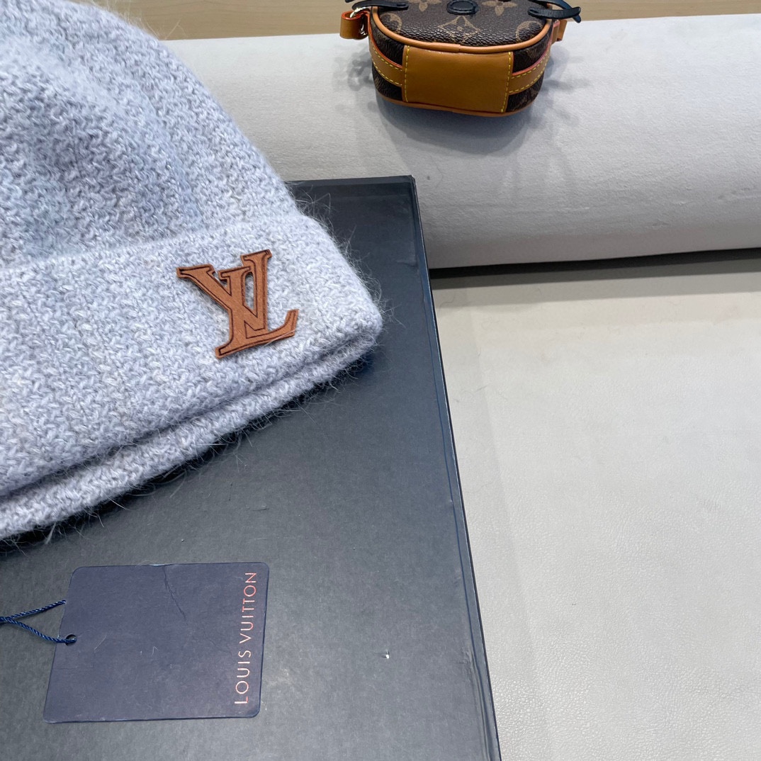 【LV路易威登】2024秋冬款女款专柜款针织毛线帽，大牌设计～秋冬穿搭必备