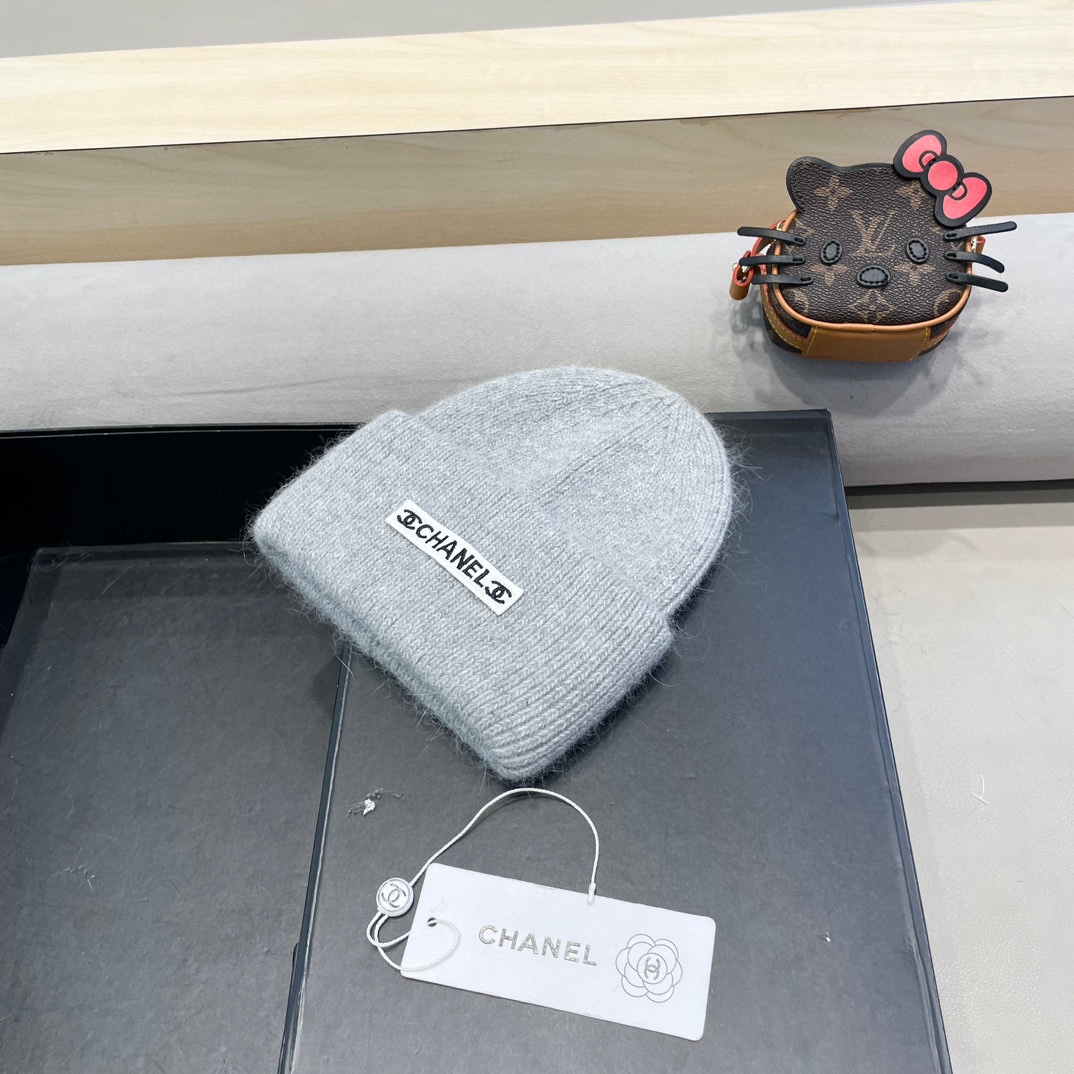 Chanel香奈儿 小香中古爆款双C针织毛线帽网红时尚达人爆款，高品质高弹棉质纱，简约时尚款！