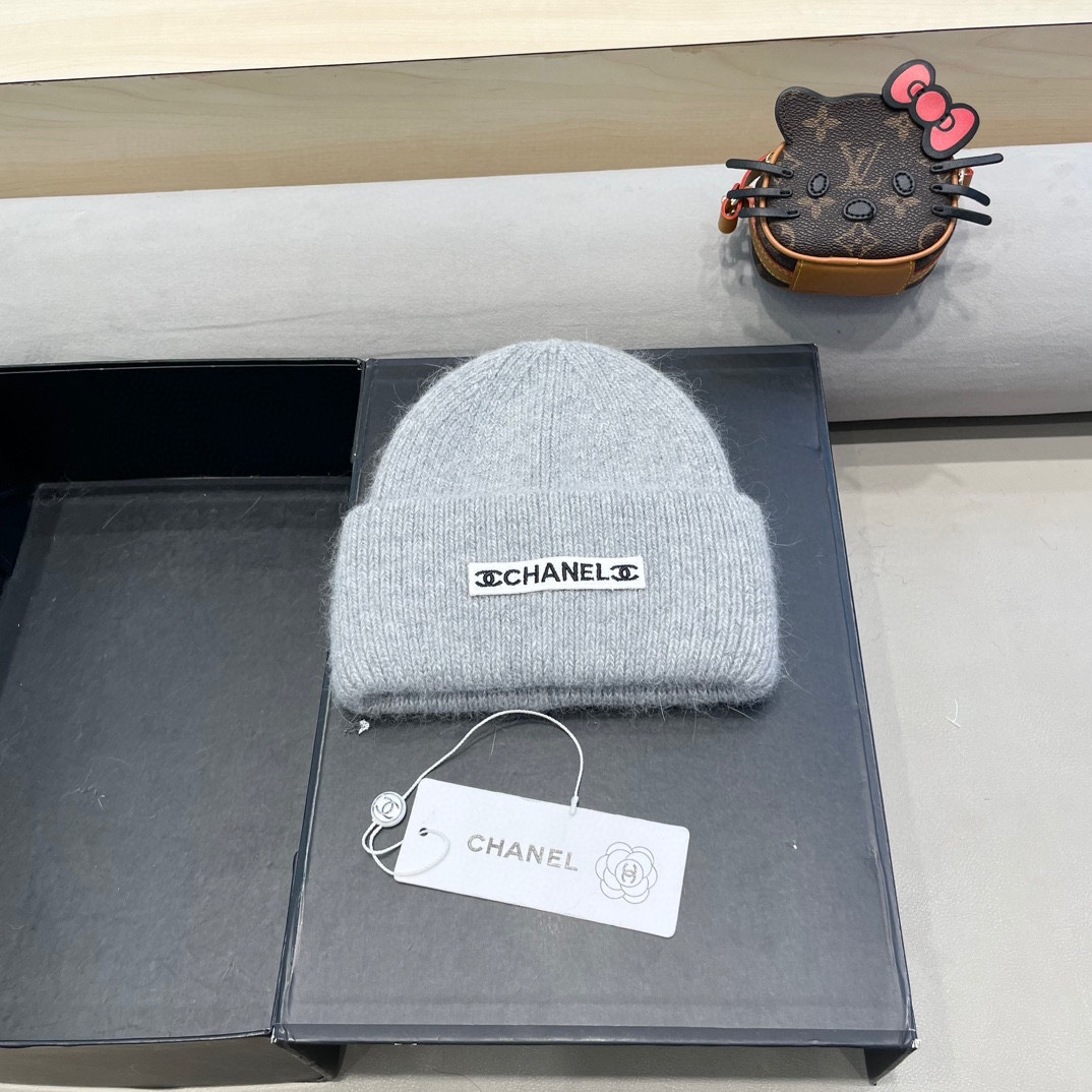 Chanel香奈儿 小香中古爆款双C针织毛线帽网红时尚达人爆款，高品质高弹棉质纱，简约时尚款！