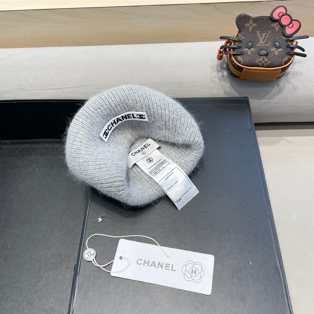 Chanel香奈儿 小香中古爆款双C针织毛线帽网红时尚达人爆款，高品质高弹棉质纱，简约时尚款！