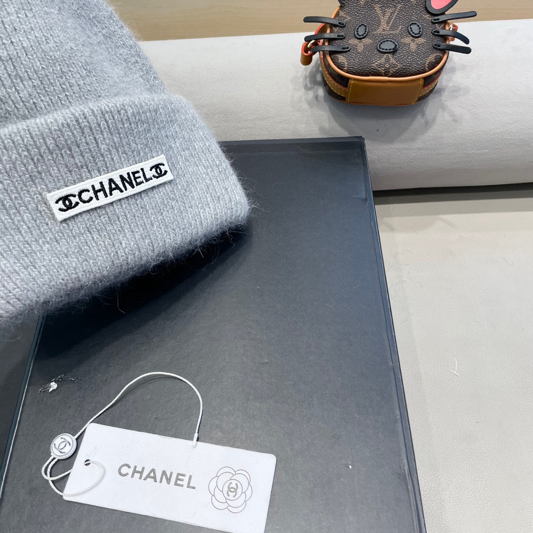 Chanel香奈儿 小香中古爆款双C针织毛线帽网红时尚达人爆款，高品质高弹棉质纱，简约时尚款！