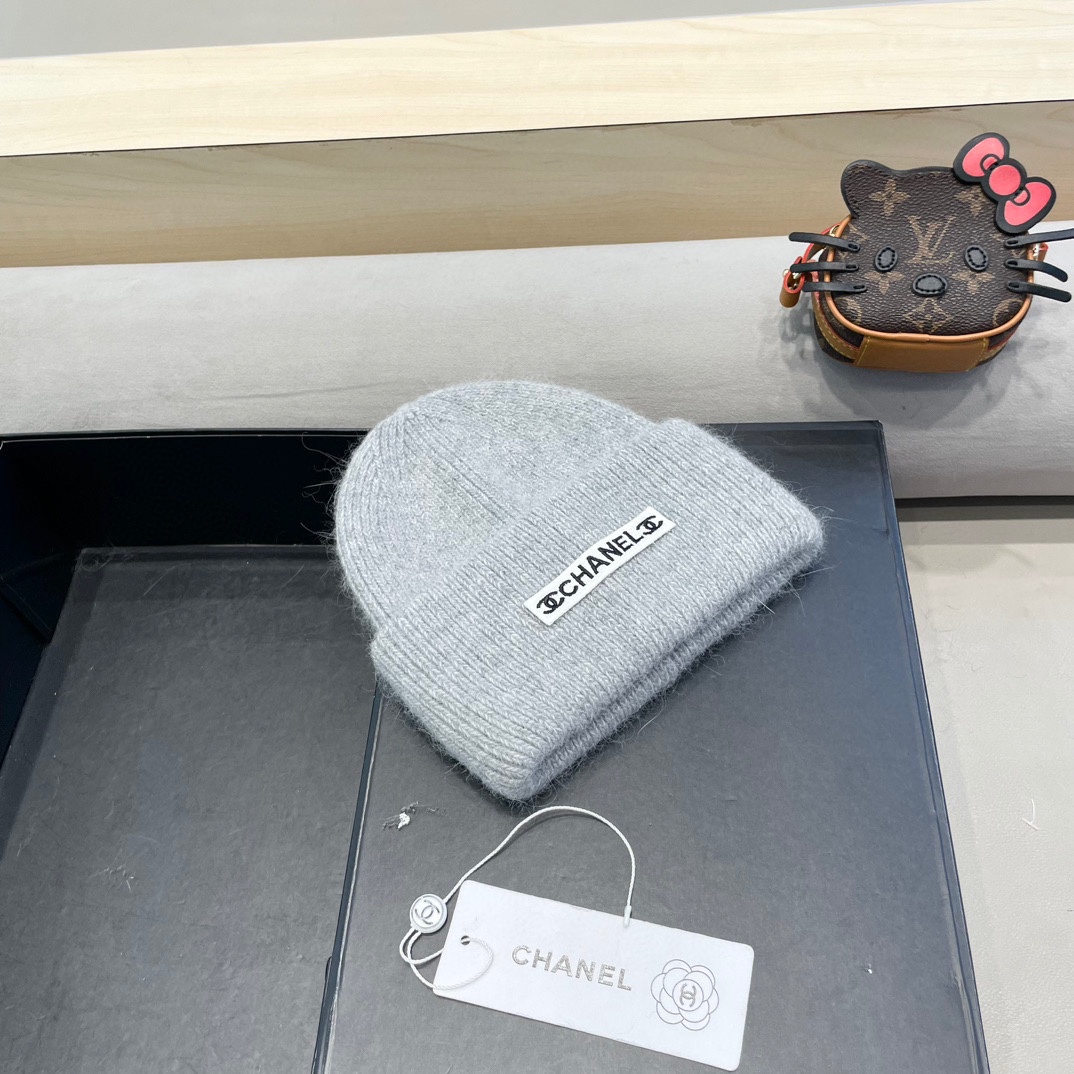 Chanel香奈儿 小香中古爆款双C针织毛线帽网红时尚达人爆款，高品质高弹棉质纱，简约时尚款！