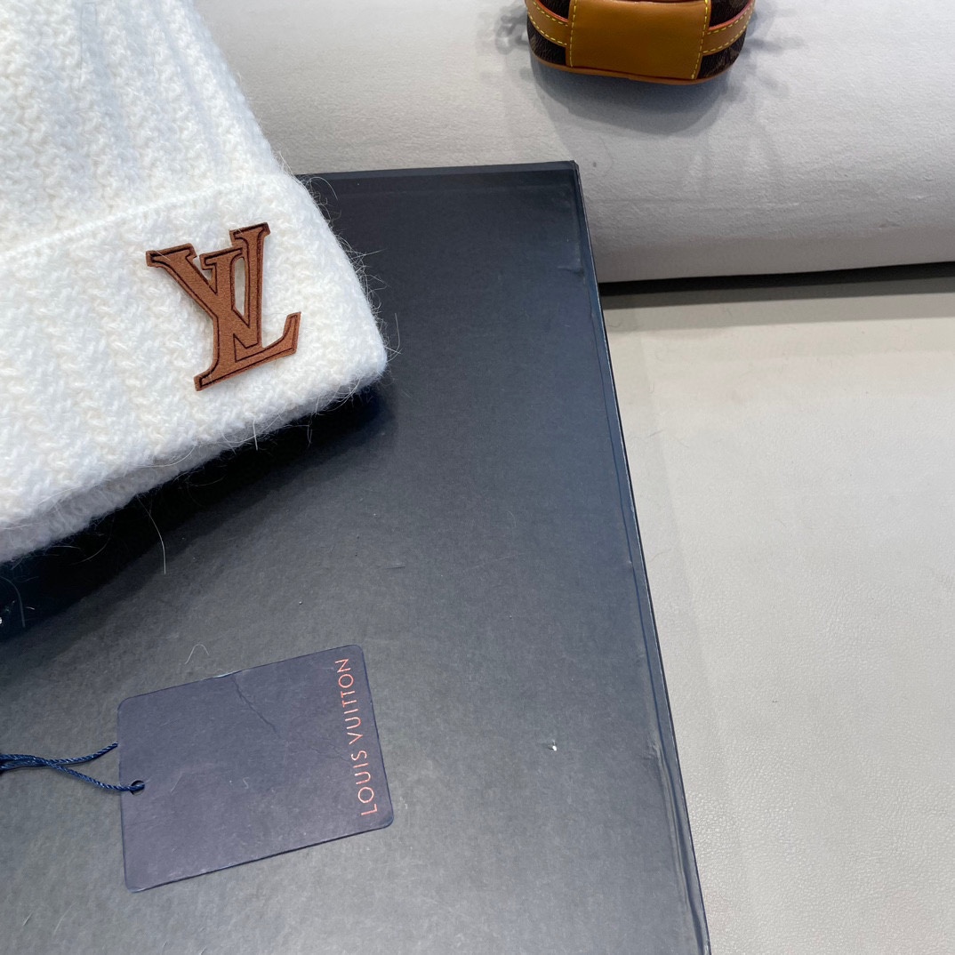 【LV路易威登】2024秋冬款女款专柜款针织毛线帽，大牌设计～秋冬穿搭必备