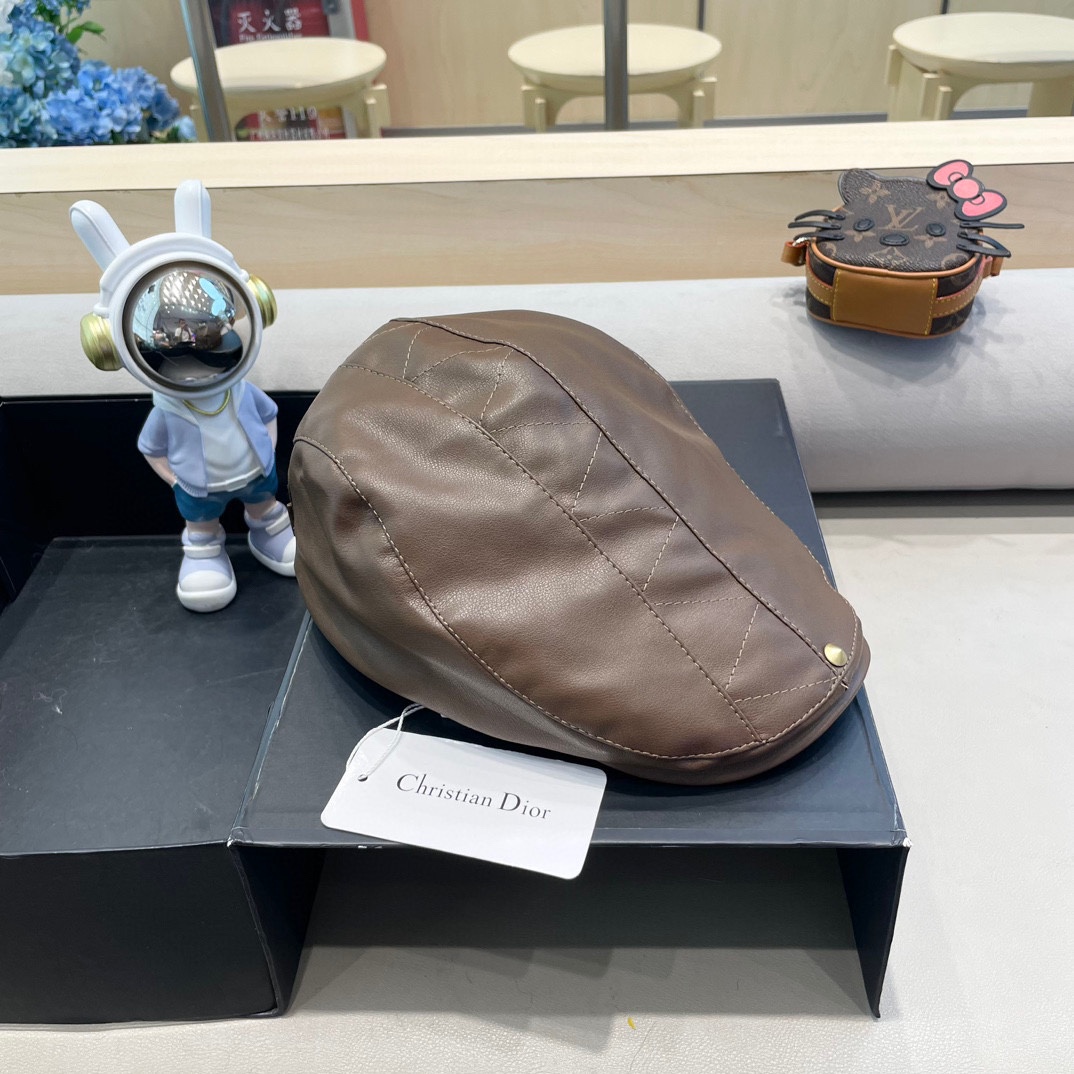 DIOR迪奥美式小众设计品牌百搭皮质画家帽贝雷帽子女春秋时尚潮复古前进帽。