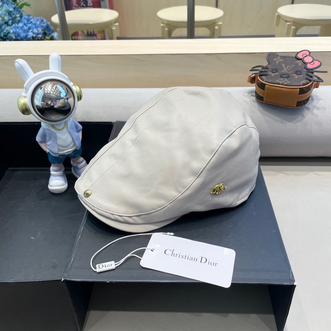 DIOR迪奥美式小众设计品牌百搭皮质画家帽贝雷帽子女春秋时尚潮复古前进帽。