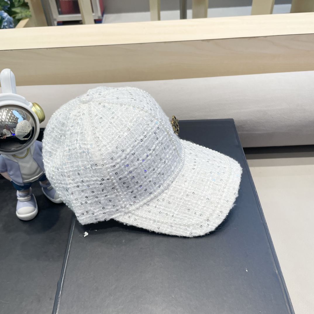 DIOR迪奥 一款渔夫帽一款棒球帽可用于搭配不同的着装两款都是四季适用外层是100棉帽型挺括佩戴舒适透珍