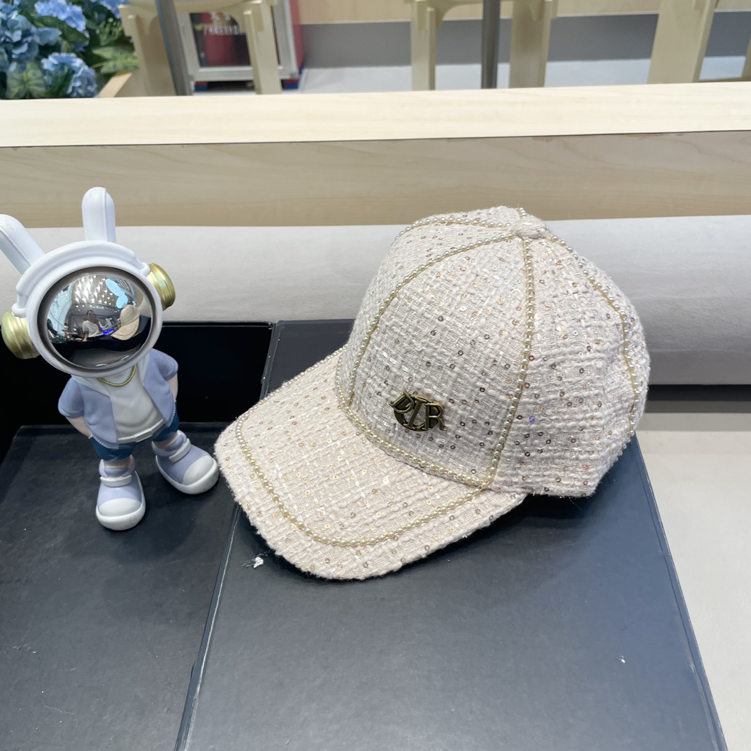 DIOR迪奥 一款渔夫帽一款棒球帽可用于搭配不同的着装两款都是四季适用外层是100棉帽型挺括佩戴舒适透珍