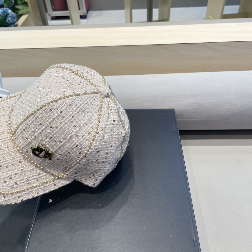 DIOR迪奥 一款渔夫帽一款棒球帽可用于搭配不同的着装两款都是四季适用外层是100棉帽型挺括佩戴舒适透珍