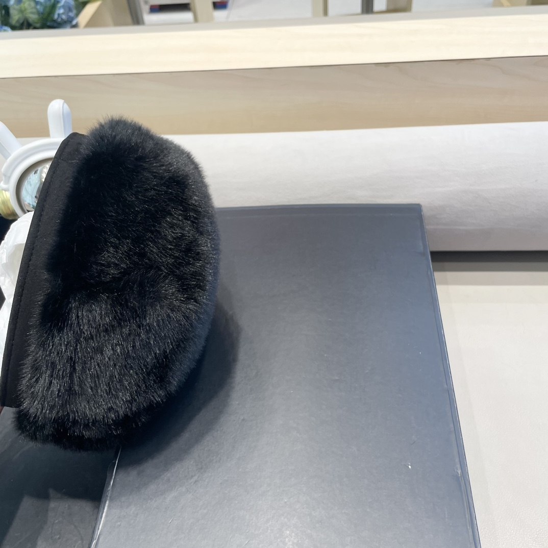 塞琳Celine仿水貂毛绒贝雷帽女冬季显脸小报童画家帽大头围保暖毛绒八角帽子