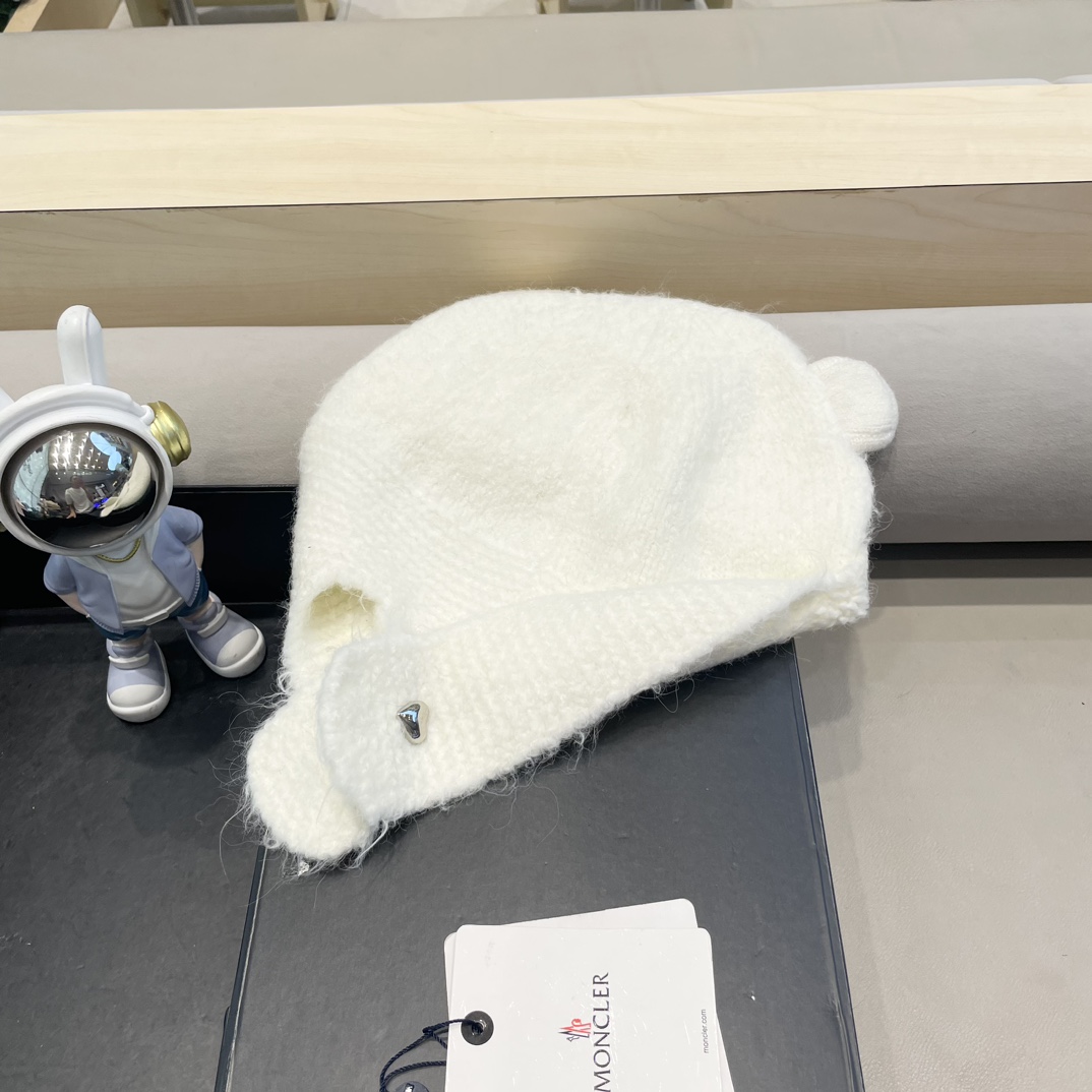 moncler小熊毛线帽子女可爱显脸小含羊毛针织帽秋冬保暖护耳雷锋帽