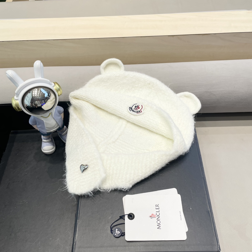 moncler小熊毛线帽子女可爱显脸小含羊毛针织帽秋冬保暖护耳雷锋帽