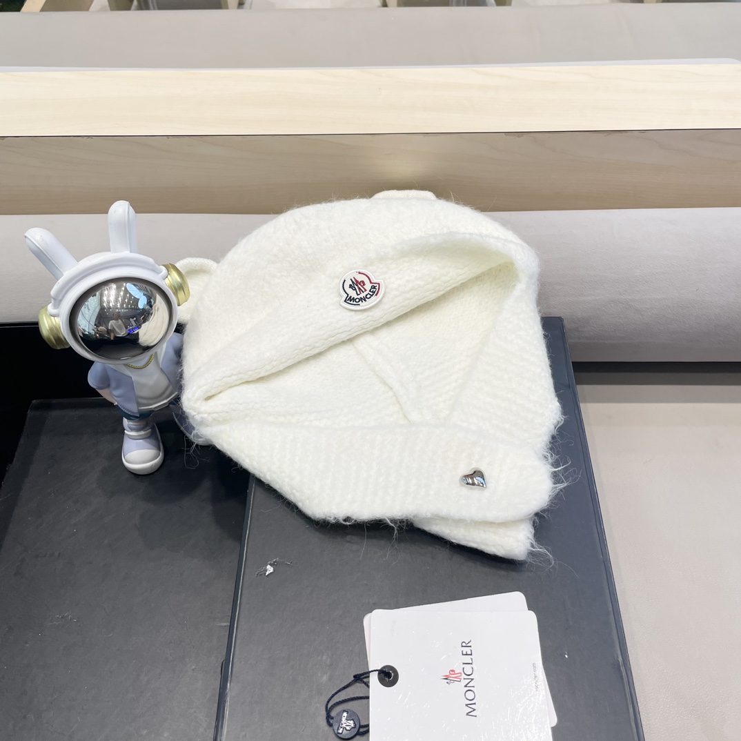 moncler小熊毛线帽子女可爱显脸小含羊毛针织帽秋冬保暖护耳雷锋帽