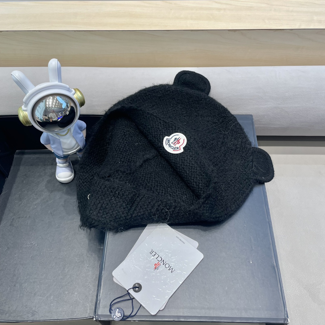 moncler小熊毛线帽子女可爱显脸小含羊毛针织帽秋冬保暖护耳雷锋帽