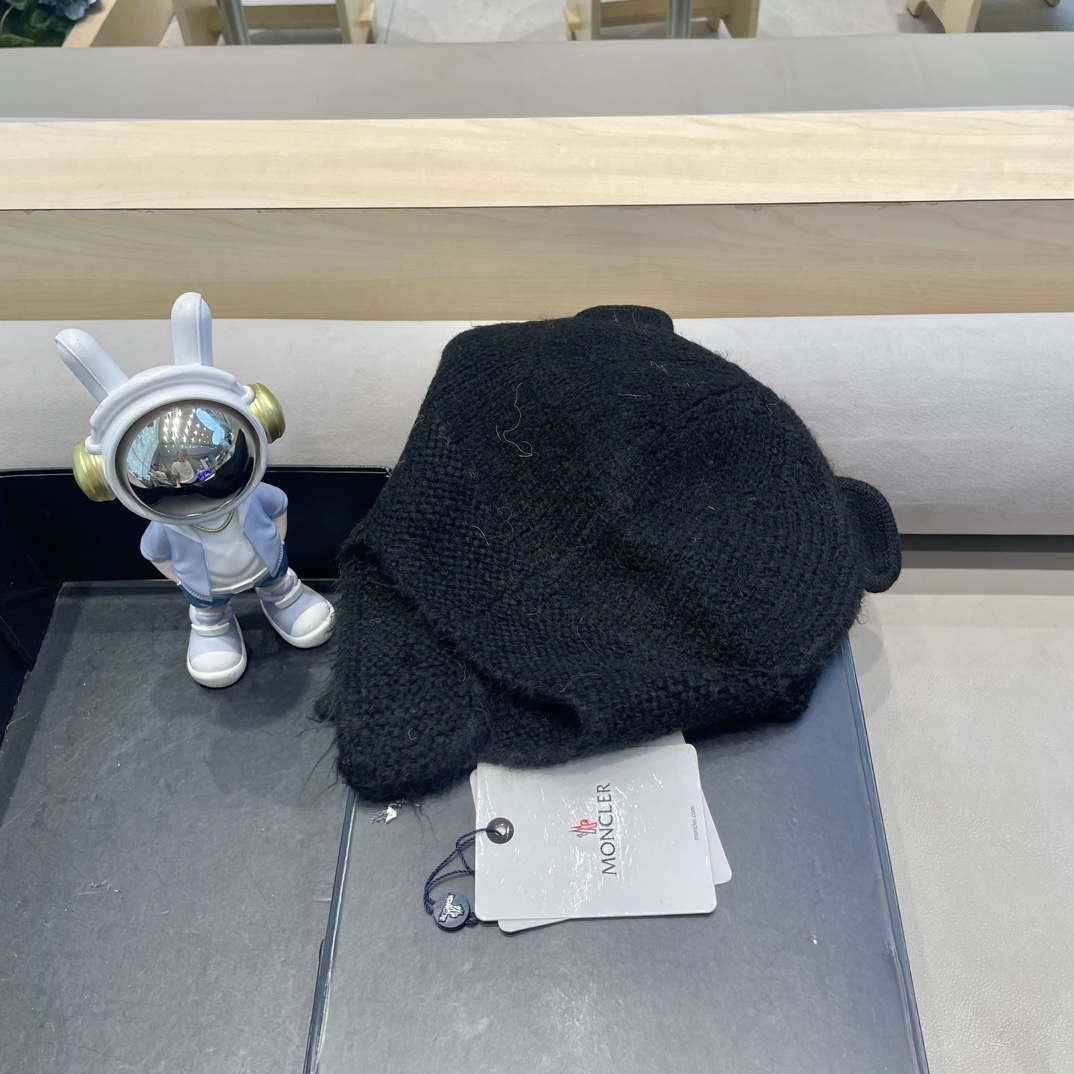 moncler小熊毛线帽子女可爱显脸小含羊毛针织帽秋冬保暖护耳雷锋帽